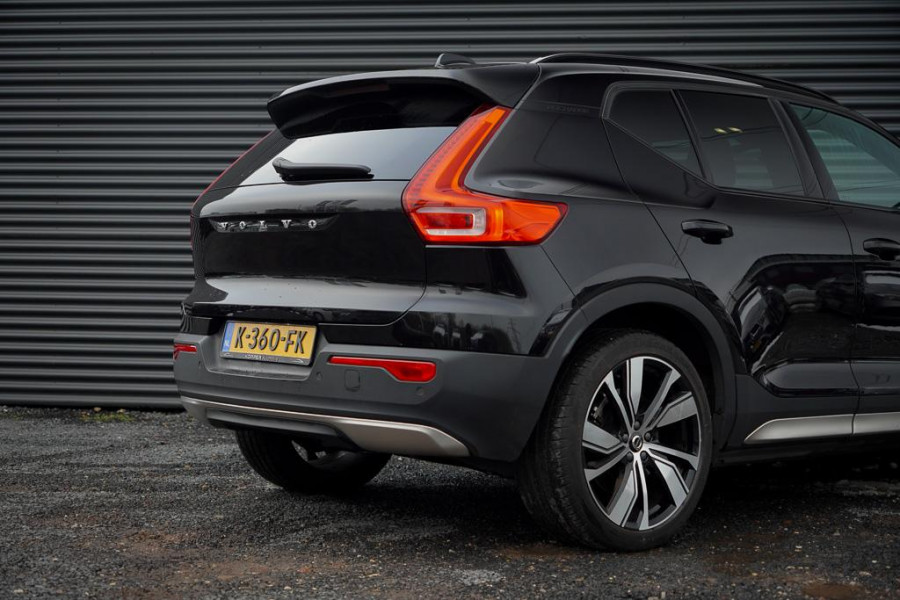 Volvo XC40 Recharge P8 AWD R-Design / Pano / Trekhaak / 20'' / Warmtepomp / Harman Kardon