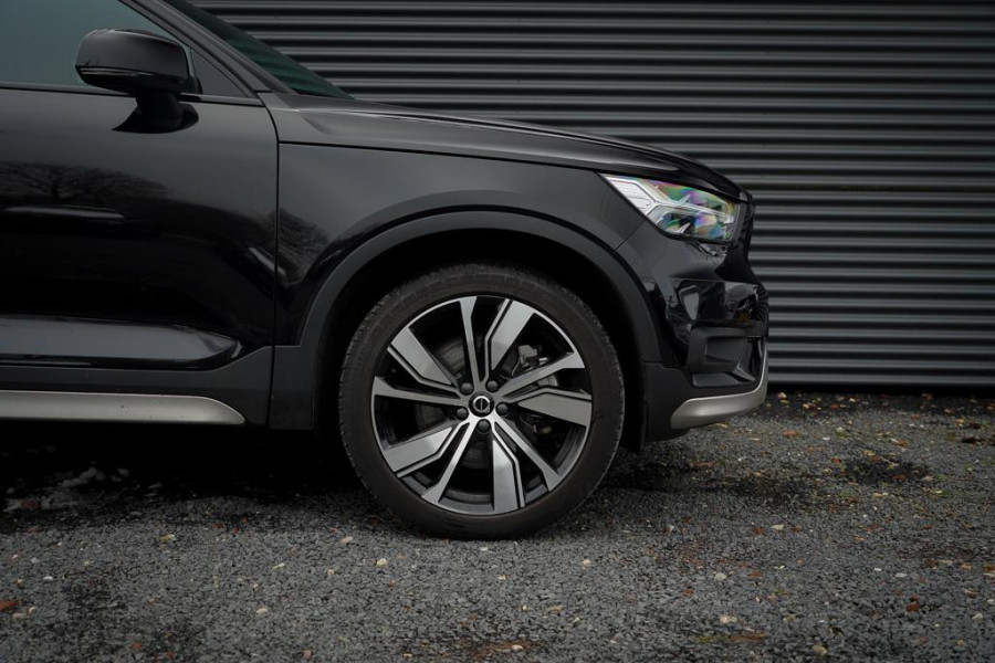 Volvo XC40 Recharge P8 AWD R-Design / Pano / Trekhaak / 20'' / Warmtepomp / Harman Kardon