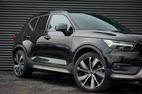 Volvo XC40 Recharge P8 AWD R-Design / Pano / Trekhaak / 20'' / Warmtepomp / Harman Kardon