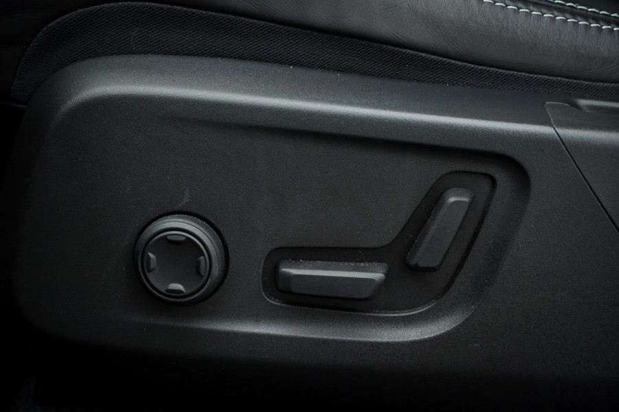 Volvo XC40 Recharge P8 AWD R-Design / Pano / Trekhaak / 20'' / Warmtepomp / Harman Kardon