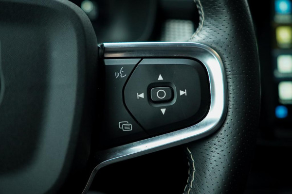 Volvo XC40 Recharge P8 AWD R-Design / Pano / Trekhaak / 20'' / Warmtepomp / Harman Kardon