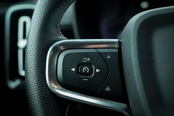 Volvo XC40 Recharge P8 AWD R-Design / Pano / Trekhaak / 20'' / Warmtepomp / Harman Kardon