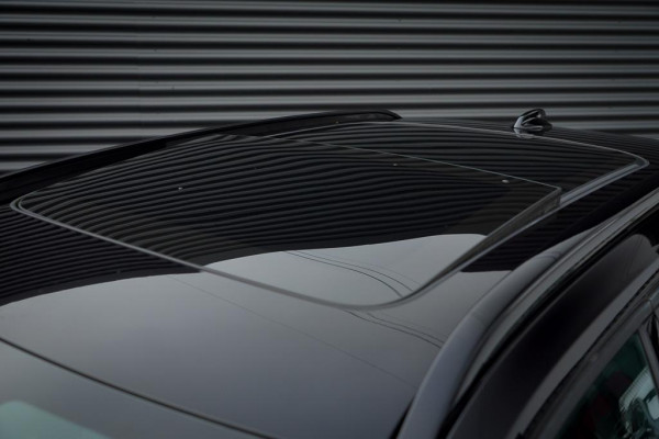 Volvo XC40 Recharge P8 AWD R-Design / Pano / Trekhaak / 20'' / Warmtepomp / Harman Kardon