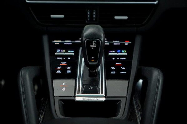 Porsche Cayenne 4.0 Turbo / PSCB / Pano / Burmester / Stoelklima / Trekhaak Elek