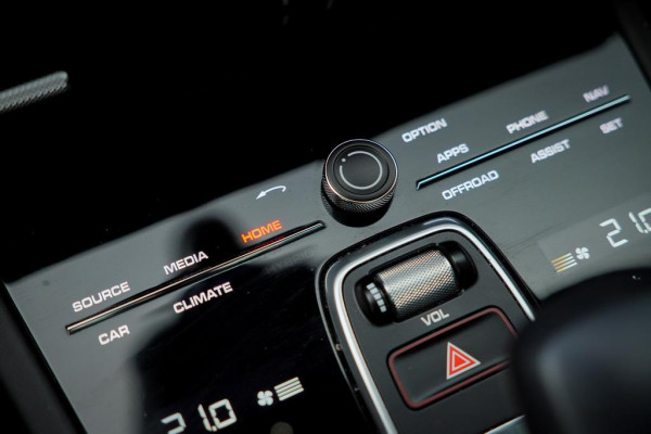 Porsche Cayenne 4.0 Turbo / PSCB / Pano / Burmester / Stoelklima / Trekhaak Elek