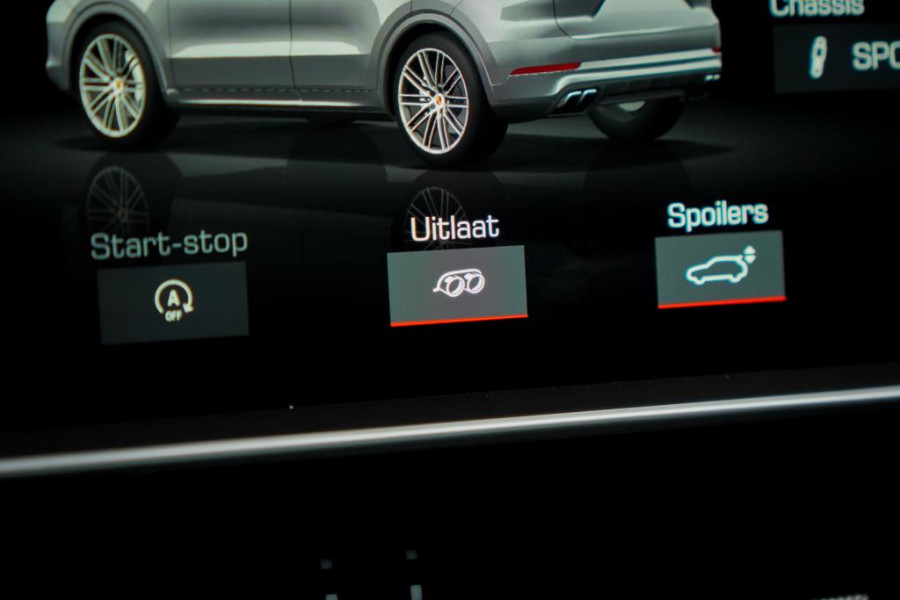 Porsche Cayenne 4.0 Turbo / PSCB / Pano / Burmester / Stoelklima / Trekhaak Elek