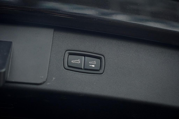 Porsche Cayenne 4.0 Turbo / PSCB / Pano / Burmester / Stoelklima / Trekhaak Elek