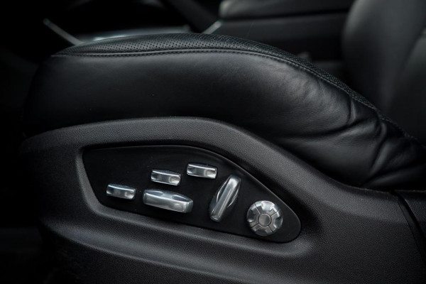 Porsche Cayenne 4.0 Turbo / PSCB / Pano / Burmester / Stoelklima / Trekhaak Elek