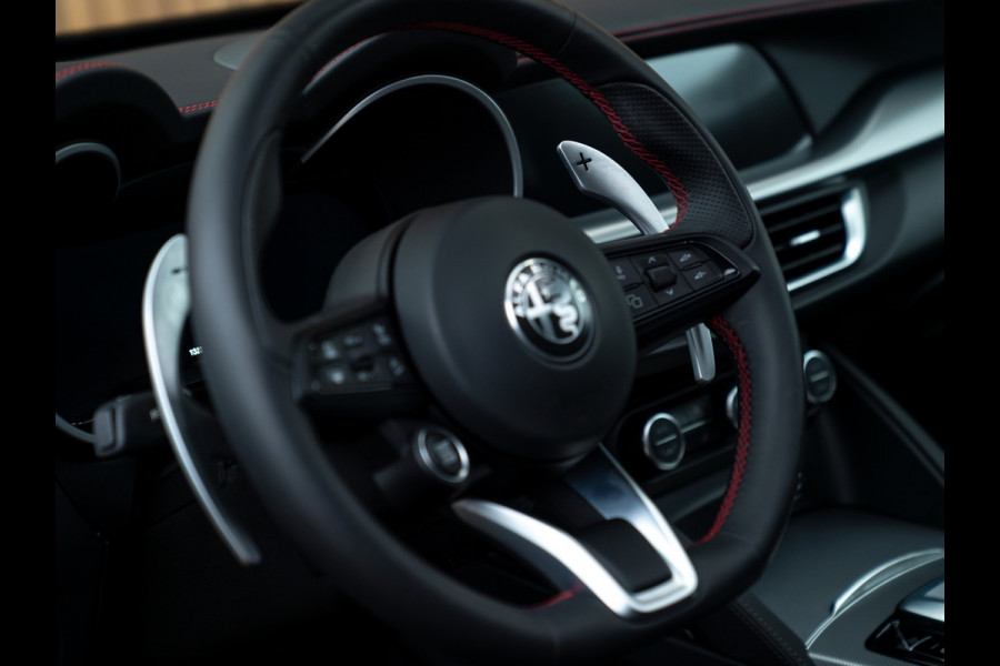 Alfa Romeo Stelvio 2.0T GME AWD Competizione 280pk | Pano-dak | 21 inch | Harman/Kardon | LED-Matrix