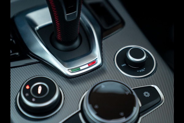 Alfa Romeo Stelvio 2.0T GME AWD Competizione 280pk | Pano-dak | 21 inch | Harman/Kardon | LED-Matrix