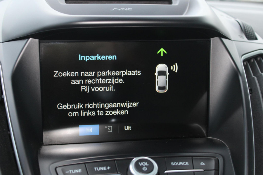 Ford C-MAX 1.0 Titanium 125pk | Stoelverwarming | Trekhaak | Camera | Xenon