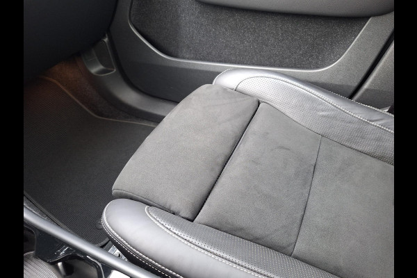 Volvo XC40 Recharge P8 AWD R-Design | SOH: nnb | Alcantara | Adaptive CC | Camera | Blindspot |