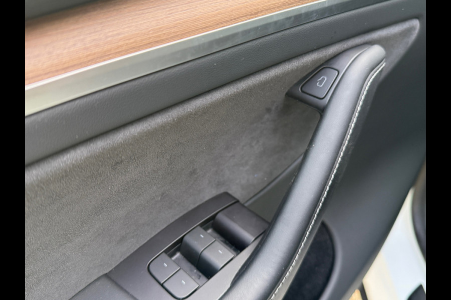 Tesla Model Y Long Range AWD 75 kWh 94% SOH FSD Dealer Onderhouden