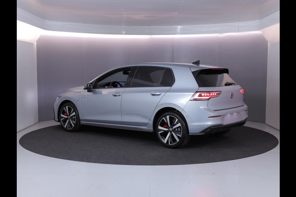 Volkswagen Golf 1.5 eHybrid GTE 272 pk Automaat (DSG) | Verlengde garantie | Navigatie | Trekhaak (wegklapbaar) | Parkeersensoren | Achteruitrijcamera | Stoelverwarming |