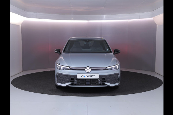 Volkswagen Golf 1.5 eHybrid GTE 272 pk Automaat (DSG) | Verlengde garantie | Navigatie | Trekhaak (wegklapbaar) | Parkeersensoren | Achteruitrijcamera | Stoelverwarming |