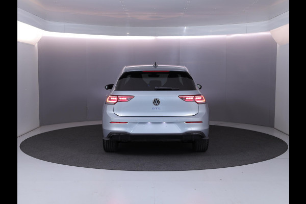Volkswagen Golf 1.5 eHybrid GTE 272 pk Automaat (DSG) | Verlengde garantie | Navigatie | Trekhaak (wegklapbaar) | Parkeersensoren | Achteruitrijcamera | Stoelverwarming |