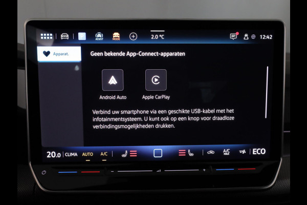 Volkswagen Golf 1.5 eHybrid GTE 272 pk Automaat (DSG) | Verlengde garantie | Navigatie | Trekhaak (wegklapbaar) | Parkeersensoren | Achteruitrijcamera | Stoelverwarming |