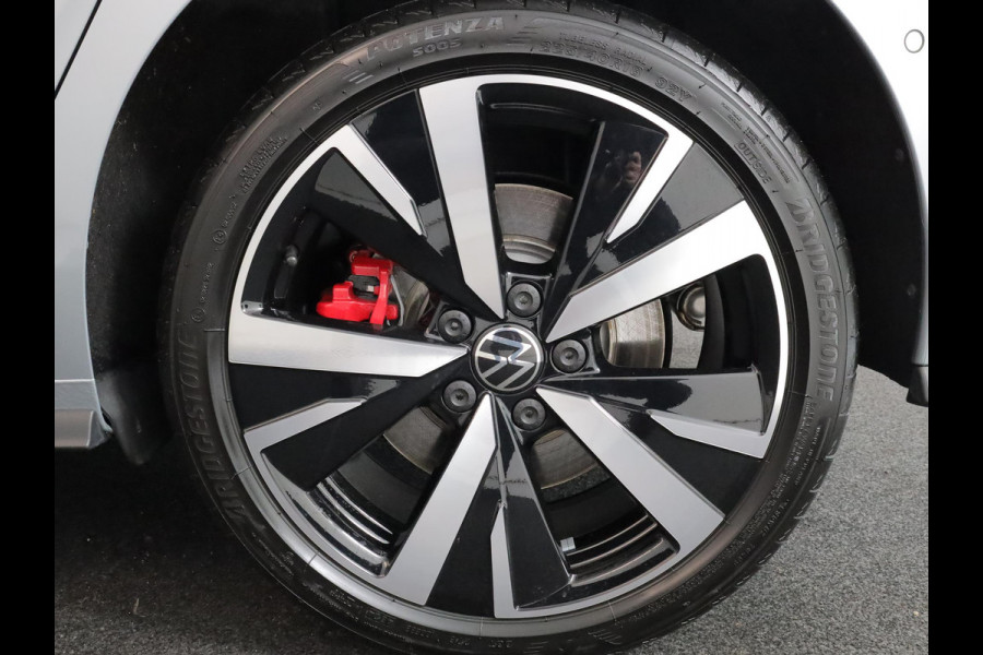 Volkswagen Golf 1.5 eHybrid GTE 272 pk Automaat (DSG) | Verlengde garantie | Navigatie | Trekhaak (wegklapbaar) | Parkeersensoren | Achteruitrijcamera | Stoelverwarming |
