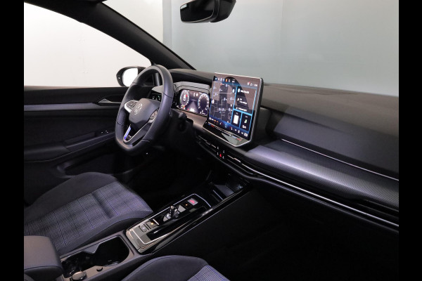 Volkswagen Golf 1.5 eHybrid GTE 272 pk Automaat (DSG) | Verlengde garantie | Navigatie | Trekhaak (wegklapbaar) | Parkeersensoren | Achteruitrijcamera | Stoelverwarming |
