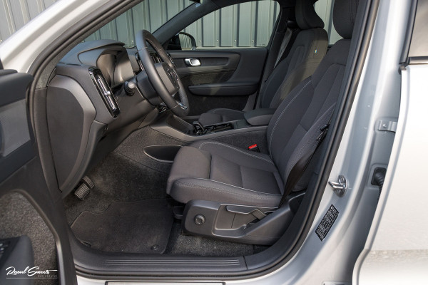 Volvo XC40 Recharge Plus | Adaptieve Cruise | Blis | Zwenkbare trekhaak | Actieve bochtverlichting |