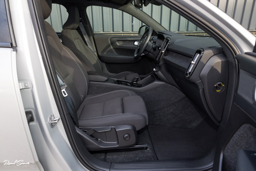 Volvo XC40 Recharge Plus | Adaptieve Cruise | Blis | Zwenkbare trekhaak | Actieve bochtverlichting |