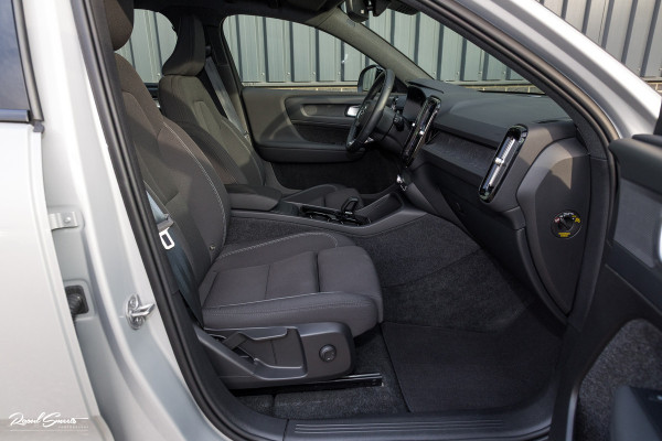 Volvo XC40 Recharge Plus | Adaptieve Cruise | Blis | Zwenkbare trekhaak | Actieve bochtverlichting |