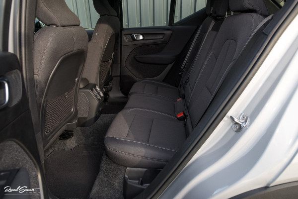 Volvo XC40 Recharge Plus | Adaptieve Cruise | Blis | Zwenkbare trekhaak | Actieve bochtverlichting |