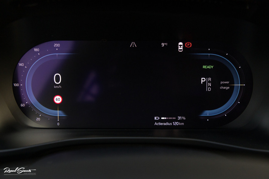 Volvo XC40 Recharge Plus | Adaptieve Cruise | Blis | Zwenkbare trekhaak | Actieve bochtverlichting |