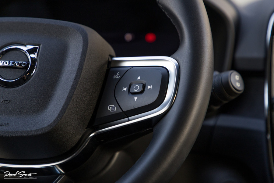 Volvo XC40 Recharge Plus | Adaptieve Cruise | Blis | Zwenkbare trekhaak | Actieve bochtverlichting |