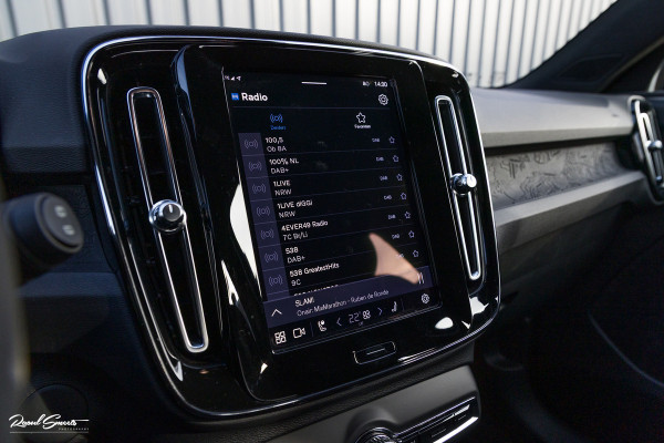 Volvo XC40 Recharge Plus | Adaptieve Cruise | Blis | Zwenkbare trekhaak | Actieve bochtverlichting |