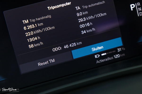 Volvo XC40 Recharge Plus | Adaptieve Cruise | Blis | Zwenkbare trekhaak | Actieve bochtverlichting |