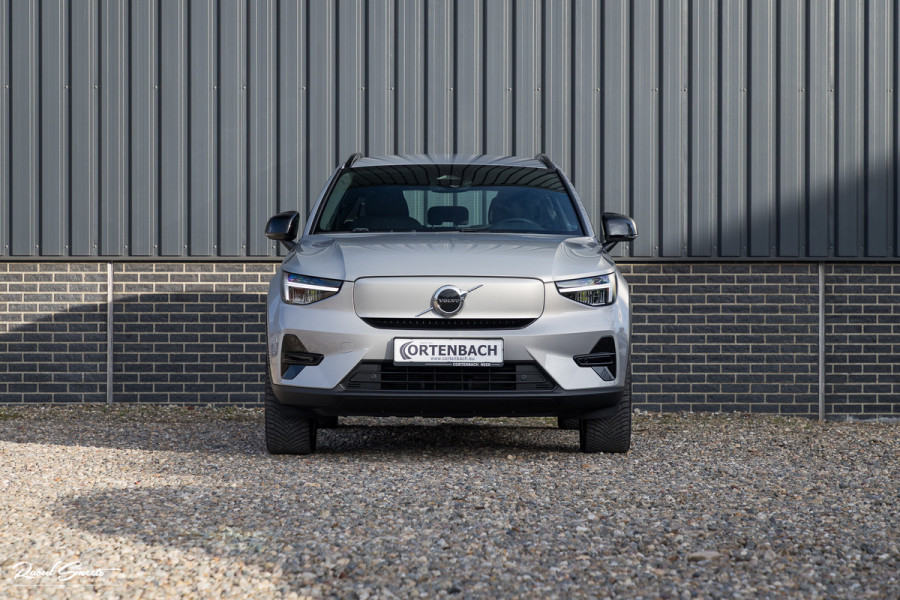 Volvo XC40 Recharge Plus | Adaptieve Cruise | Blis | Zwenkbare trekhaak | Actieve bochtverlichting |