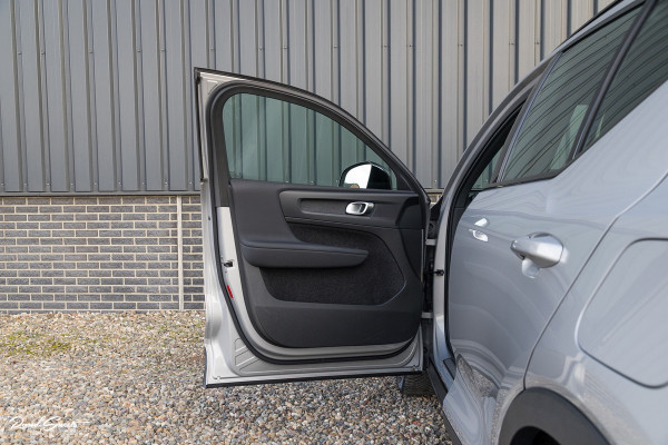 Volvo XC40 Recharge Plus | Adaptieve Cruise | Blis | Zwenkbare trekhaak | Actieve bochtverlichting |