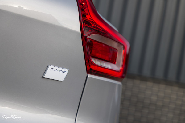 Volvo XC40 Recharge Plus | Adaptieve Cruise | Blis | Zwenkbare trekhaak | Actieve bochtverlichting |