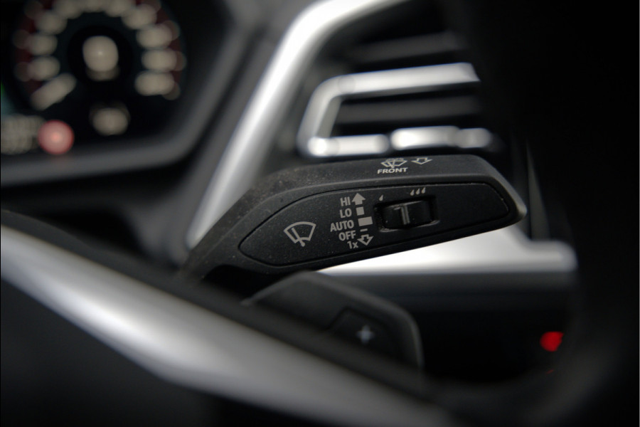 Audi Q4 Sportback e-tron 40 Launch edition Advanced Plus 77 kWh | S-Line | Sonos | Stoelverwarming | Adaptive Cruise Control | Camera | Apple Carplay | Navigatie | Keyless | RS Seats | Leer | Matrix LED |