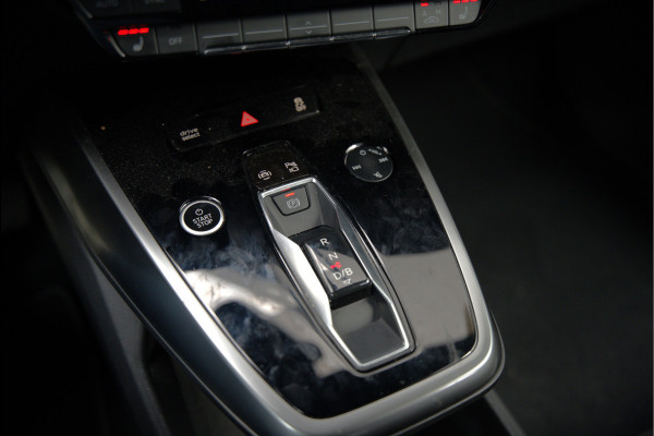 Audi Q4 Sportback e-tron 40 Launch edition Advanced Plus 77 kWh | S-Line | Sonos | Stoelverwarming | Adaptive Cruise Control | Camera | Apple Carplay | Navigatie | Keyless | RS Seats | Leer | Matrix LED |