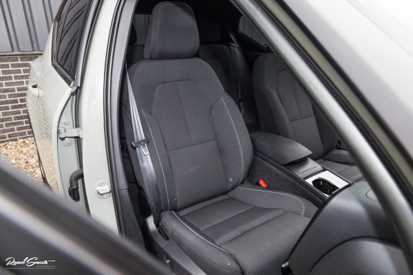 Volvo XC40 Recharge Ultimate 70 kWh | Adaptieve cruise | Panorama dak | Matrix led | Harman Kardon |