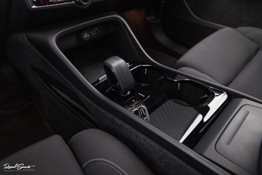 Volvo XC40 Recharge Ultimate 70 kWh | Adaptieve cruise | Panorama dak | Matrix led | Harman Kardon |