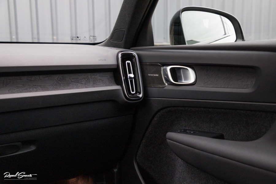 Volvo XC40 Recharge Ultimate 70 kWh | Adaptieve cruise | Panorama dak | Matrix led | Harman Kardon |
