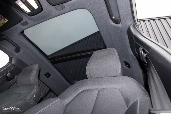 Volvo XC40 Recharge Ultimate 70 kWh | Adaptieve cruise | Panorama dak | Matrix led | Harman Kardon |