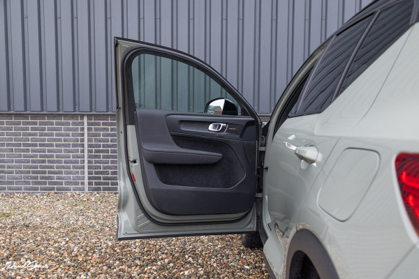 Volvo XC40 Recharge Ultimate 70 kWh | Adaptieve cruise | Panorama dak | Matrix led | Harman Kardon |