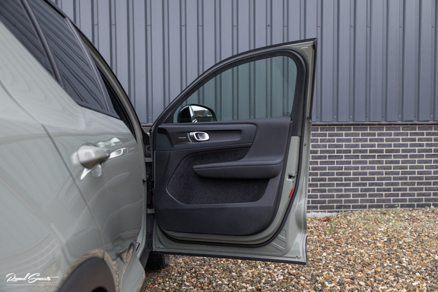 Volvo XC40 Recharge Ultimate 70 kWh | Adaptieve cruise | Panorama dak | Matrix led | Harman Kardon |