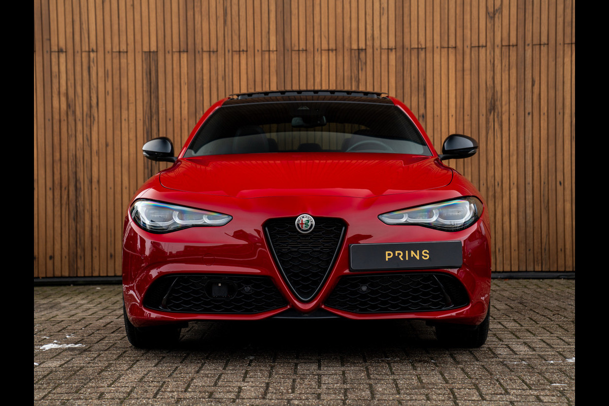 Alfa Romeo Giulia 2.0T GME AWD Competizione 280pk | Pano-dak | Harman/Kardon | CarPlay | Lederen dash.