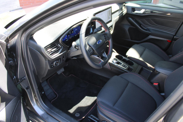 Ford FOCUS Wagon 1.5 EcoBlue ST Line X Automaat | Adaptive cruise control | Winter Pack | Trekhaak | Elektrische achterklep | BTW verrekenbaar | All season banden