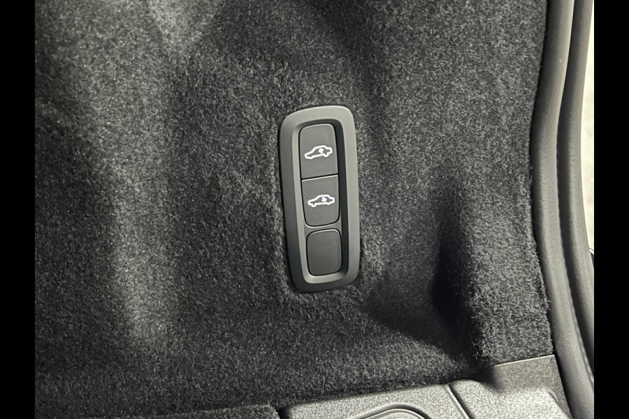 Volvo XC60 2.0 T8 Plug-in hybrid AWD Black Edition Luchtvering | Massage | Bowers & Wilkins | Adapt. Cruise | Open dak | Head-up | 360 camera | Stoelventilatie /-verwarming