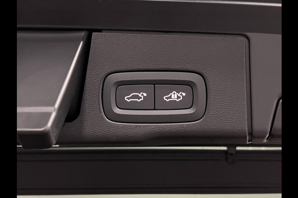 Volvo XC60 2.0 T8 Plug-in hybrid AWD Black Edition Luchtvering | Massage | Bowers & Wilkins | Adapt. Cruise | Open dak | Head-up | 360 camera | Stoelventilatie /-verwarming