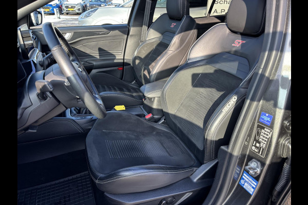 Ford Focus 2.3 EcoBoost ST-3 280pk  | Panoramadak | Winter Pack | Adaptive LED | Adaptive cruise control | Achteruitrijcamera | Bang&Olufsen | Head up Display