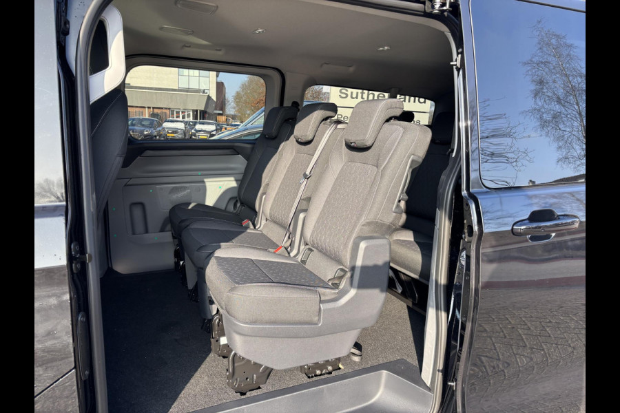 Ford Transit Custom 340 2.5 PHEV L2H1 Limited SCI | 233pk | Kombi | Incl. BTW/BPM | Dubbele zijschuifdeur | Privacy Glass | Inklapbare trekhaak | 17 inch lichtmetalen velgen | Driver Assistance Pack Premium | Verwarmbaar stuurwiel