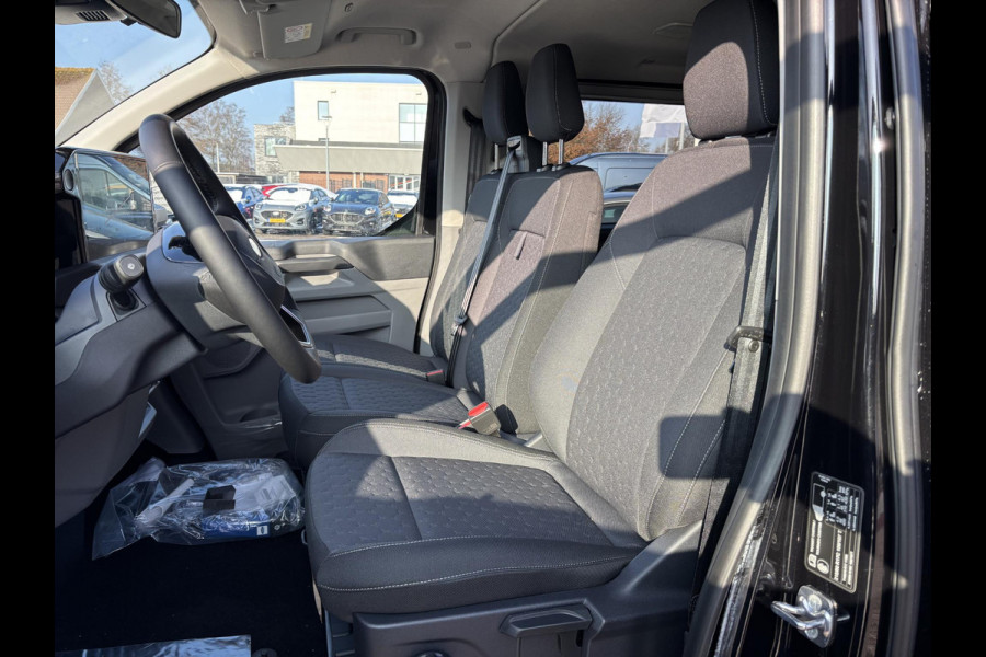 Ford Transit Custom 340 2.5 PHEV L2H1 Limited SCI | 233pk | Kombi | Incl. BTW/BPM | Dubbele zijschuifdeur | Privacy Glass | Inklapbare trekhaak | 17 inch lichtmetalen velgen | Driver Assistance Pack Premium | Verwarmbaar stuurwiel