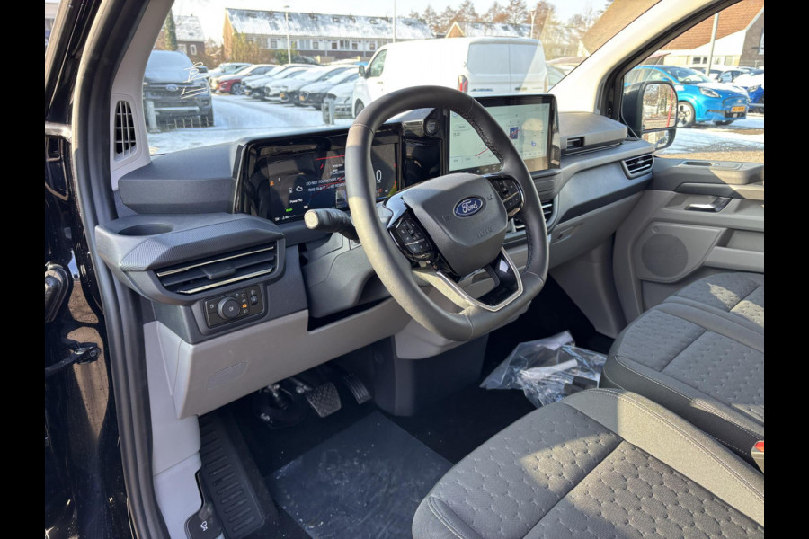 Ford Transit Custom 340 2.5 PHEV L2H1 Limited SCI | 233pk | Kombi | Incl. BTW/BPM | Dubbele zijschuifdeur | Privacy Glass | Inklapbare trekhaak | 17 inch lichtmetalen velgen | Driver Assistance Pack Premium | Verwarmbaar stuurwiel